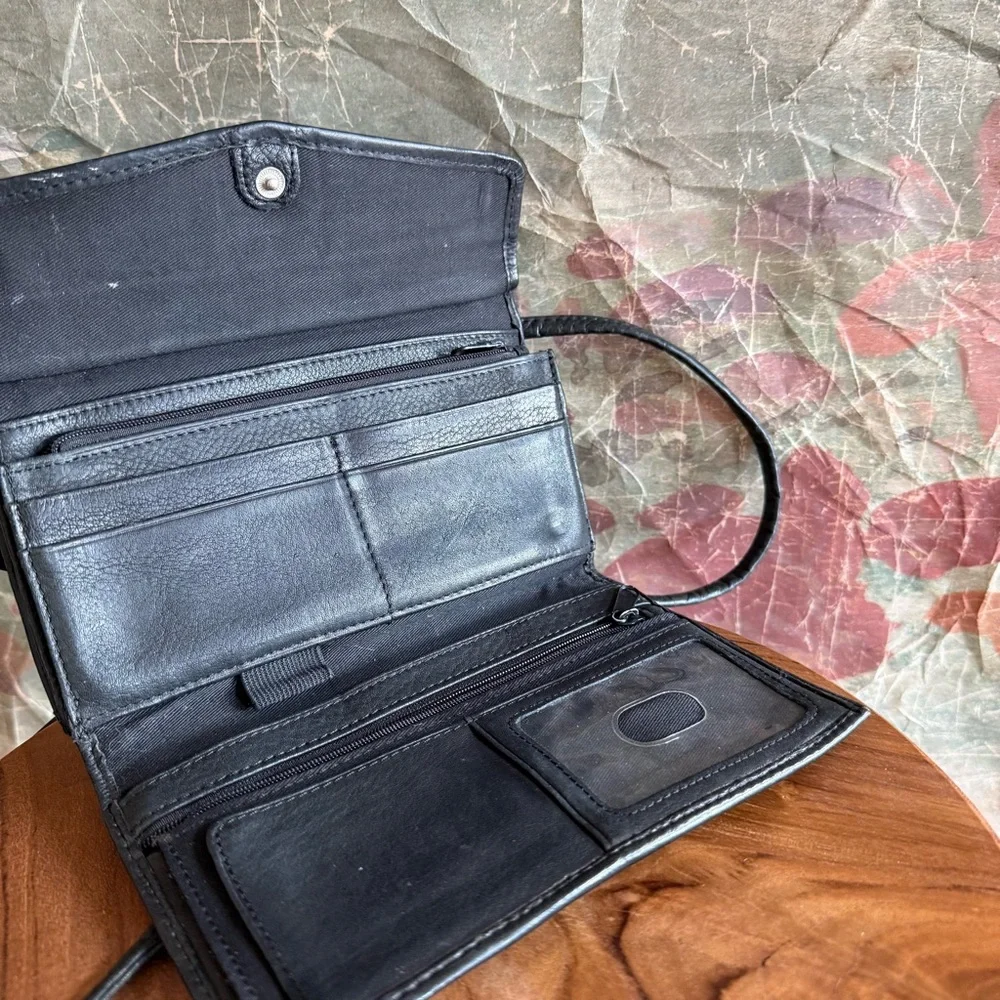 Fossil Vintage Black Leather Crossbody Wallet Mini Purse Bag